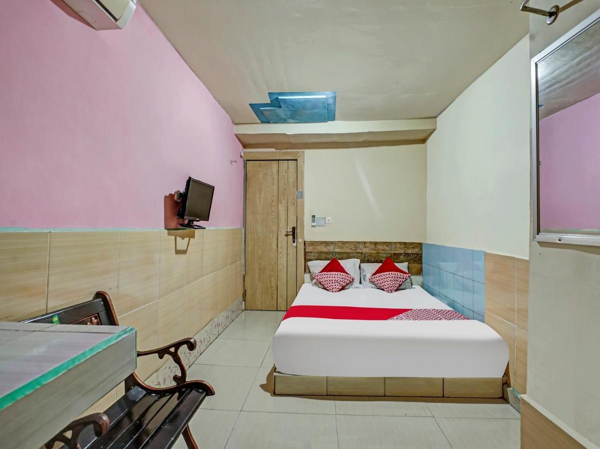 Oyo 90158 Hotel Lendosis Perintis Kemerdekaan Палембанг Экстерьер фото
