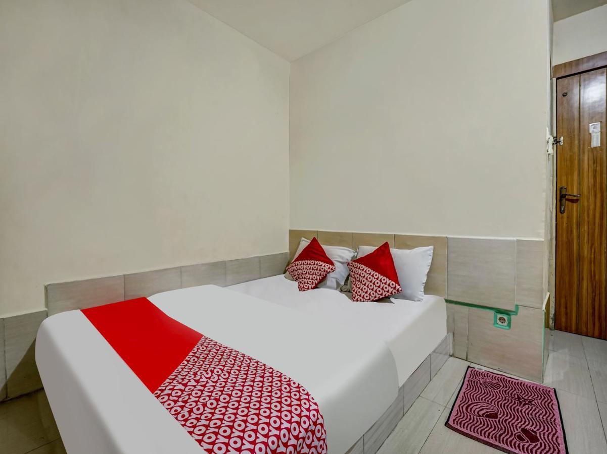 Oyo 90158 Hotel Lendosis Perintis Kemerdekaan Палембанг Экстерьер фото